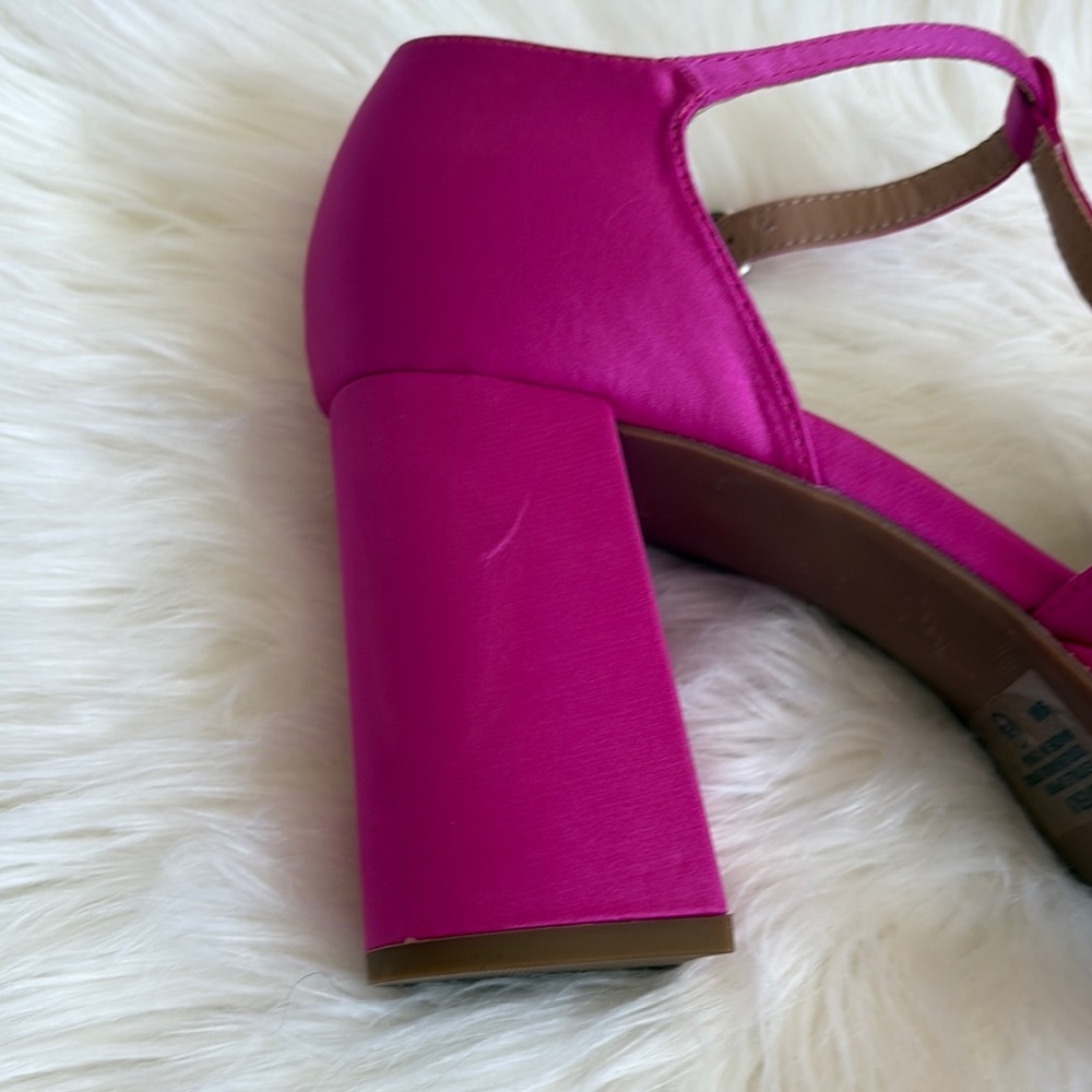 Pop Pink T-Strap Heels with Block Heel - Picture 9 of 9